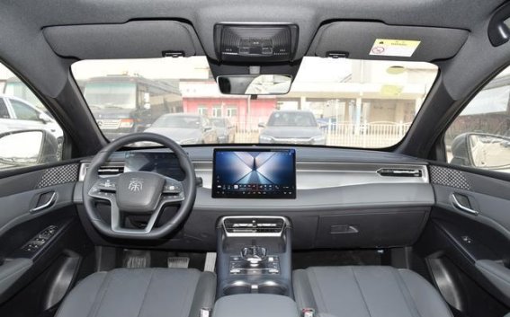 10万元级纯电车该如何选择？零跑B01与秦PLUS EV全面对比