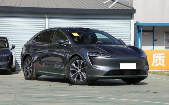 智界R7增程版实拍详解：空间舒适智能在线，新能源中大型SUV新范式