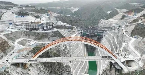 泾河大桥合龙：创新设计再造中国桥梁新篇章