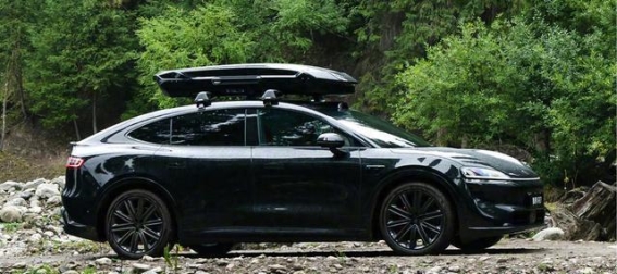 智界R7“黑武士”再度升级：硬派设计与智能科技的完美结合