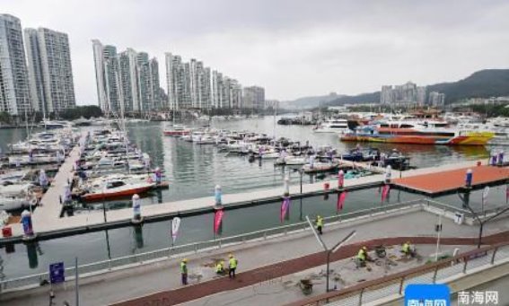 消博会三亚游艇展区盛大开启，海上秀场为三亚增添新魅力