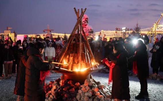 长春冰雪露营季：热雪沸腾，浪漫冬日的奇妙之旅