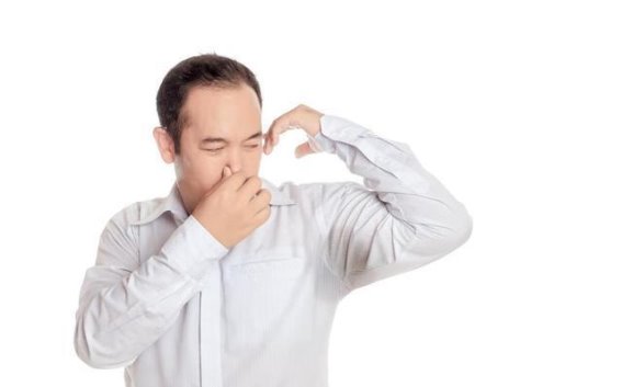 气味警示：从身上的异味看健康的隐患