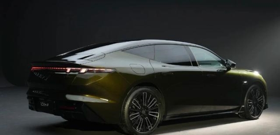 领克10 EM-P：全系四驱与豪华配置，19.2万元起，颠覆20万元级轿车标准