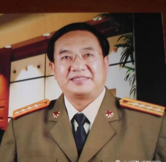 幸福满院，花开四季