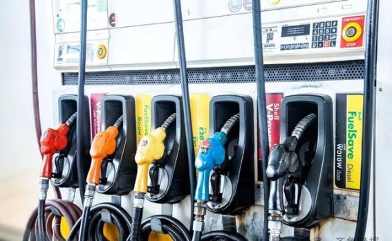 油价或迎年内最大涨幅 车主需谨慎应对