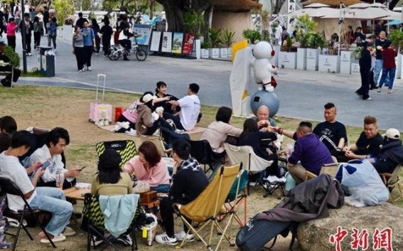 福州清明假期：在阳光下享受户外的宁静与欢愉