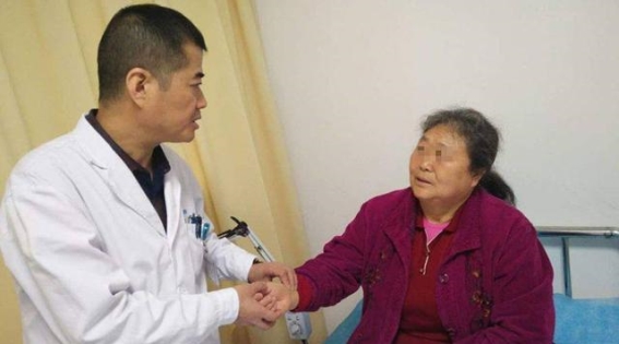 高血糖患者必知：白菜并非血糖“克星”，4种食物需谨慎