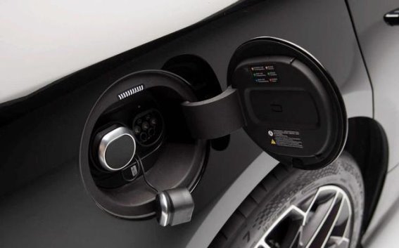 仰望U7全面解析：62.8万起售，国产豪车的新标杆？