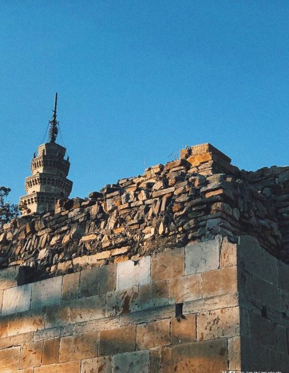 探寻黑悟空的神秘足迹：岱庙与灵岩寺的历史之旅