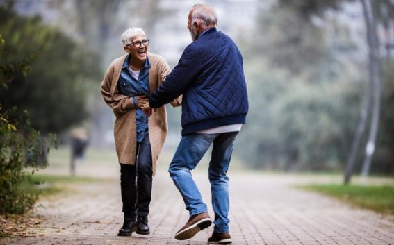 年纪大了散步要小心，这5个问题不能犯
