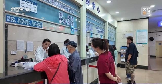 医院推行“免陪护理”新模式，费用未纳入医保是否能解决住院照护难题？
