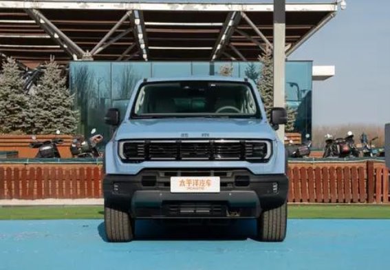 北京BJ40魔核电驱版实拍：1.5T增程混动续航突破1200公里