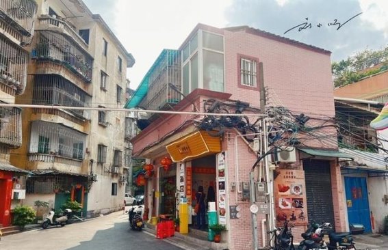 金榜街的文化之殇：网红效应下的文化遗产困境