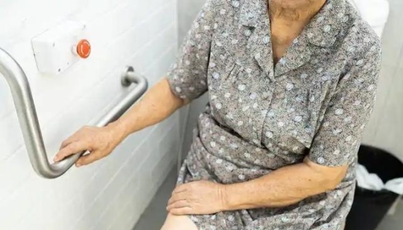 医生深入分析：哪些人易患大肠癌？生活习惯大揭示