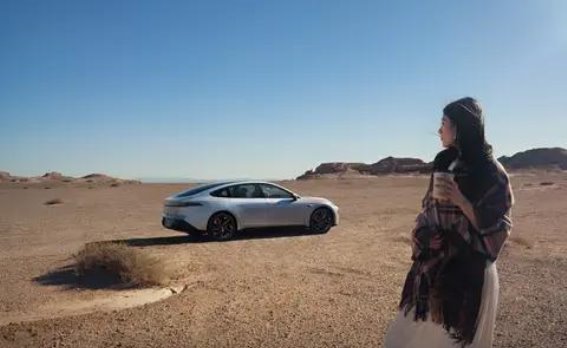 年轻人首选的电动轿跑，东风奕派eπ007凭实力圈粉无数