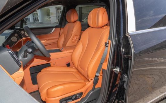 2025款问界M9用科技创新打造高端出行新标杆