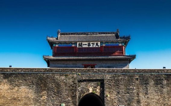 山海关：长城入海之处，感受历史与自然交汇的壮丽景观