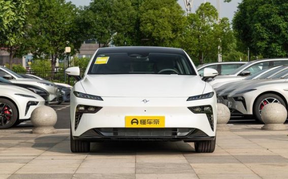 2025款东风奕派eπ007评测：年轻人心仪的平民化C级轿跑