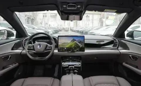 汉DM限时优惠来袭 中大型轿车低油耗高享受