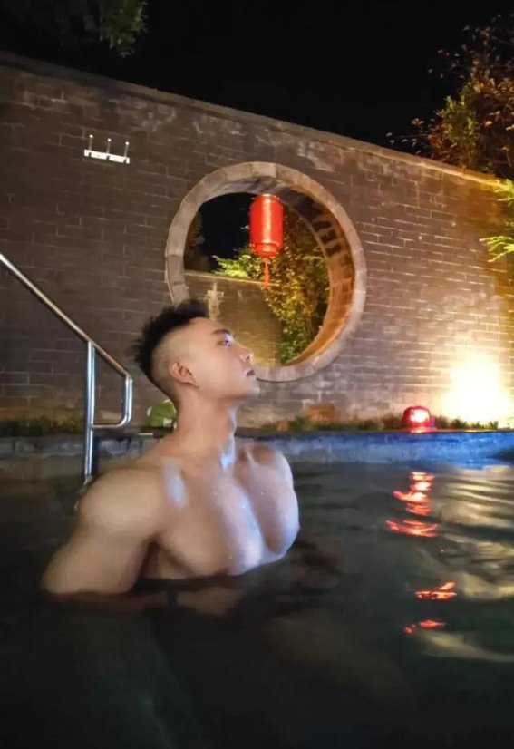 与成都帅哥的奇妙之旅，肌肉与颜值让人无法自拔