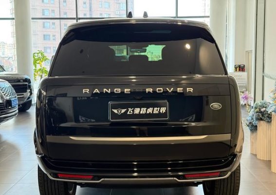 132万购入准新路虎揽胜，享受豪华与越野双重体验