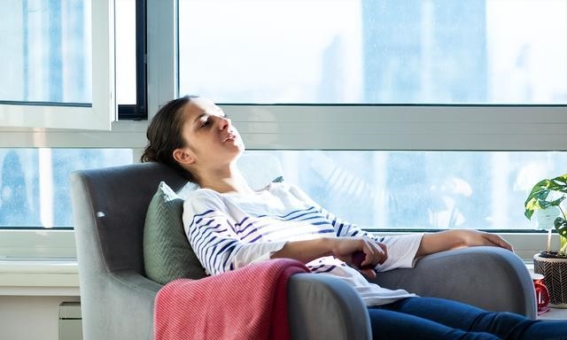 饭后坐、躺、站，哪个最健康？这3个选择的影响你了解吗？