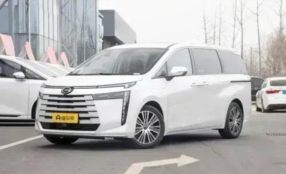 家有E8双倍幸福——广汽传祺E8 PHEV的购车福利与智能体验