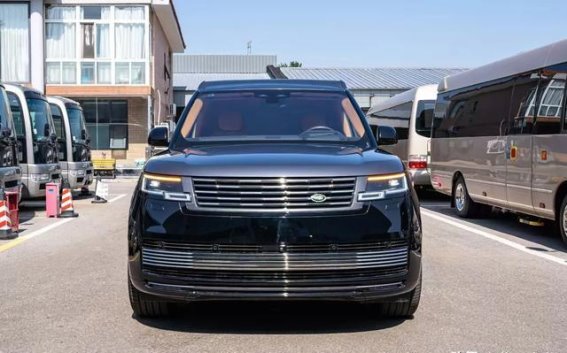 路虎皇家一号蓝牌版：5.98米的“移动宫殿”，奢华与性能的完美结合