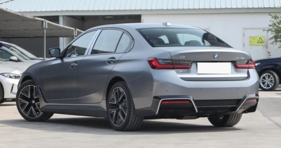 宝马i3 50周年限量版，18万入手，电动豪华新选择