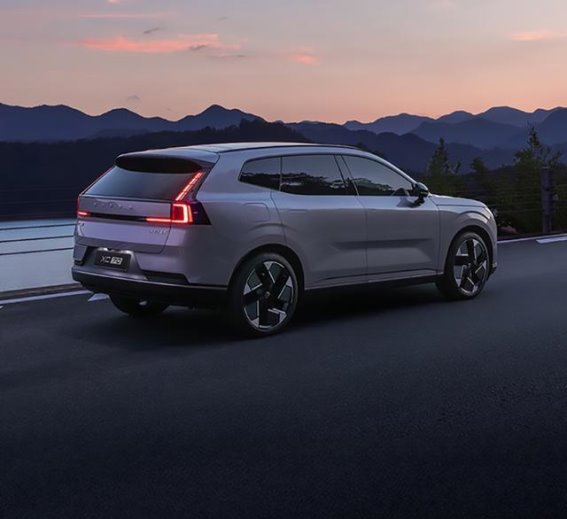 沃尔沃全新XC70：智能与混动融合的未来豪华之选