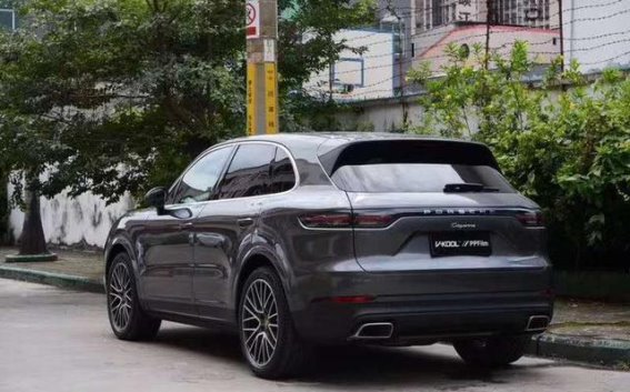 贴了隐形车衣就能不用洗车了吗？事实并非如此