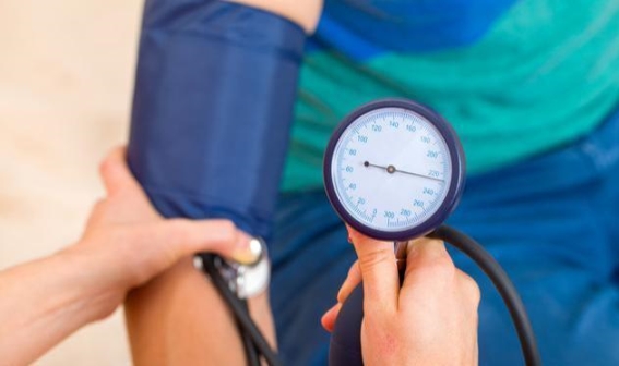 高血压急救误区揭秘：误救可能加速亲人离世