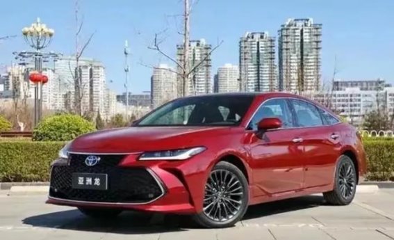 全新亚洲龙：驾驭未来的旗舰轿车，品质与智能并行