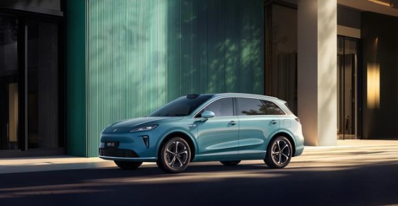 尚界H5：以价格为武器，华为与上汽联手攻占市场