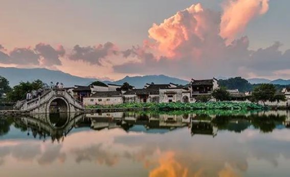 秋日徽州：跨国伴侣的浪漫旅程