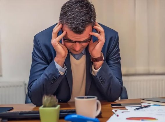 六十岁后肝火过旺，这三个身体信号早就提醒你