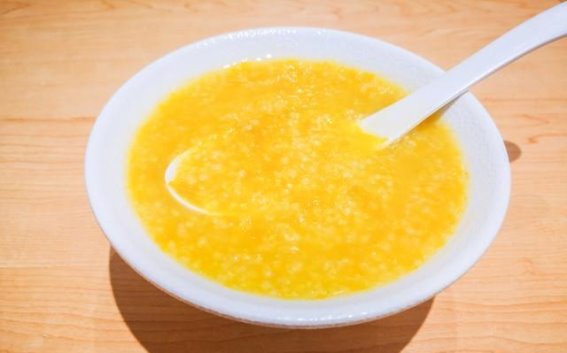 喝小米粥竟然让血糖飙升，糖尿病人最好避免