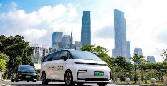 吉利银河翼真L380广州上市测评 空间与智能表现俱佳