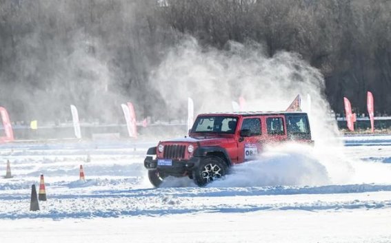 2025长春冰雪短道汽车拉力赛：速度与激情的碰撞