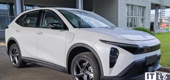 江铃新能源羿驰05S纯电SUV亮相，续航与动力兼备