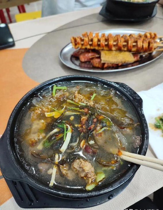 城市美食探索：螺蛳粉与炸串的魅力之旅