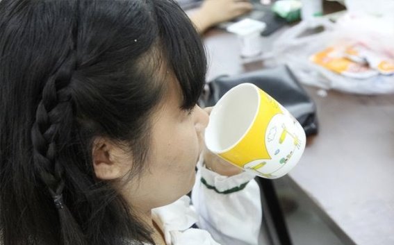 矿泉水与纯净水：区别、优缺点以及长期饮用的健康影响