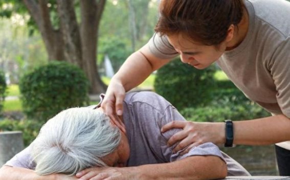 68岁男子晨跑突发心梗，医生警告：中老年人晨起运动要避开这些误区