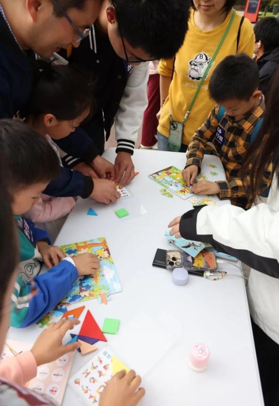 骑行嘉年华：在杨浦滨江体验城市与历史的交汇