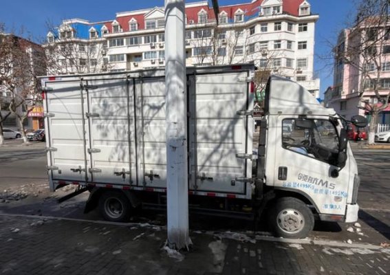 全柴Q25助力快递司机王师傅稳步增收与高效运营