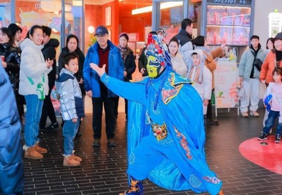 市南春节消费热潮：文旅融合激发新活力