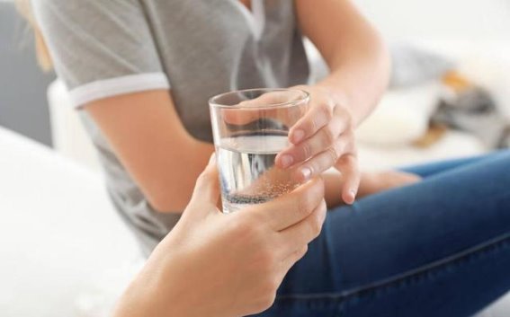 夜间频繁起夜的背后，警惕这4个癌症前兆