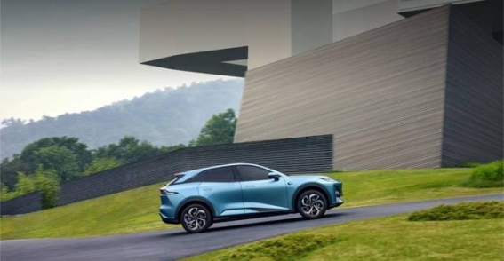 深蓝S07：12.99万起，华为+宁德时代，超长续航与智能驾控的完美结合