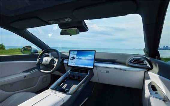 极狐新阿尔法S5舒适又智能，家庭长途出行的最佳选择